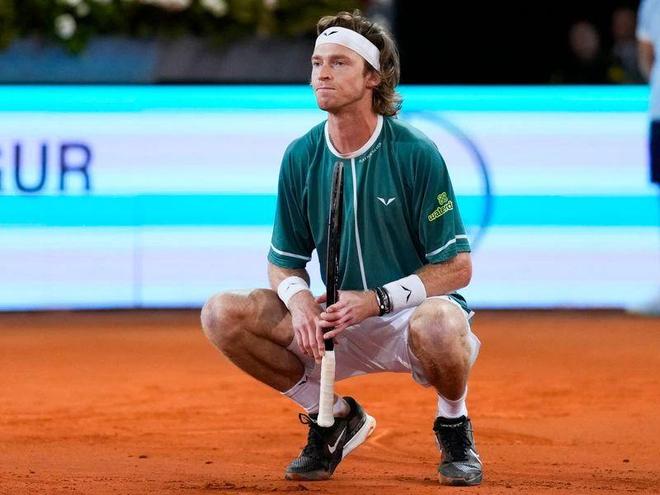 图在这个背 图在这个背