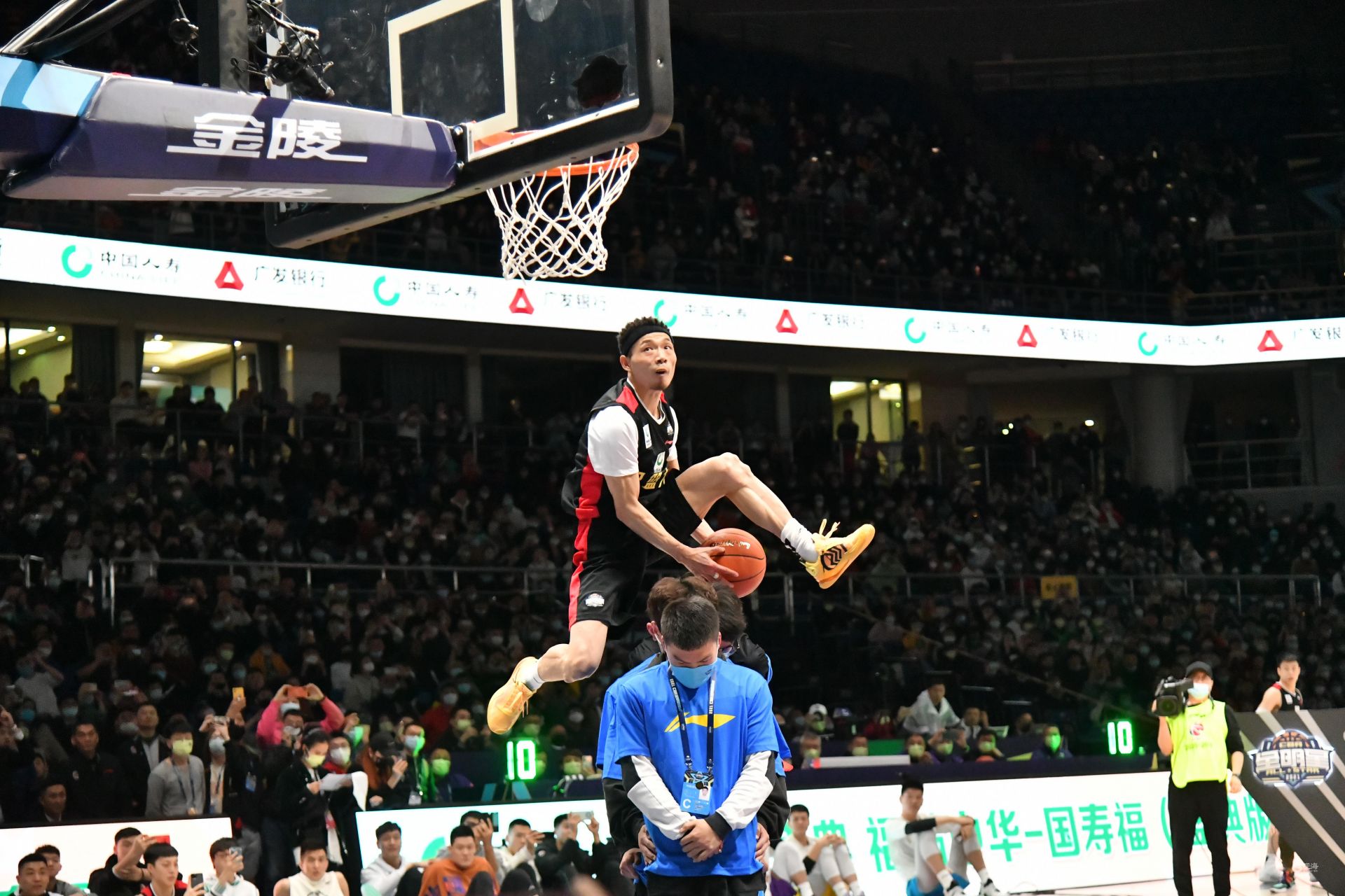 手的强劲反 手的强劲反