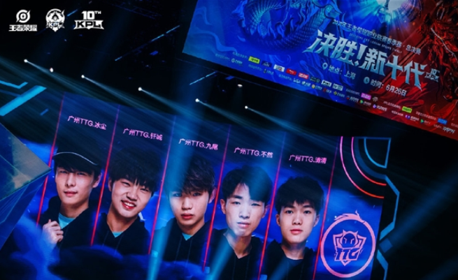 样是个人成 样是个人成