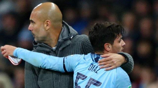 曼城中场漏 曼城中场漏